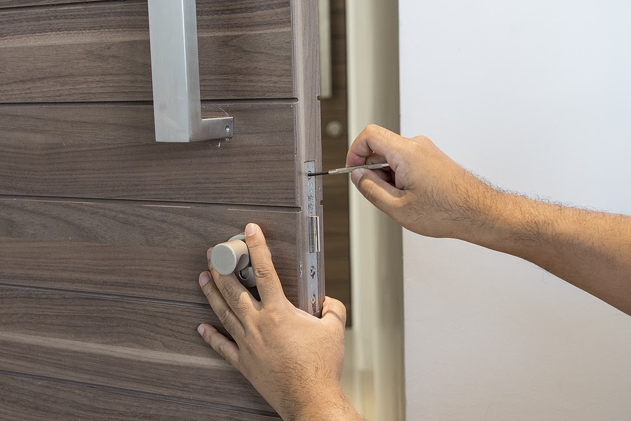 How to Unlock a Door Without A Keyhole