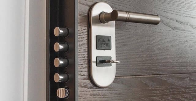 Five Tips to Burglar Proof Your Front Door